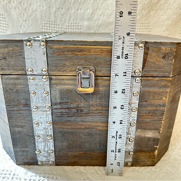 Faux Weathered Wood Storage Chest Trunk With Metal Studs And Buckle Closure - Picture 10 of 11